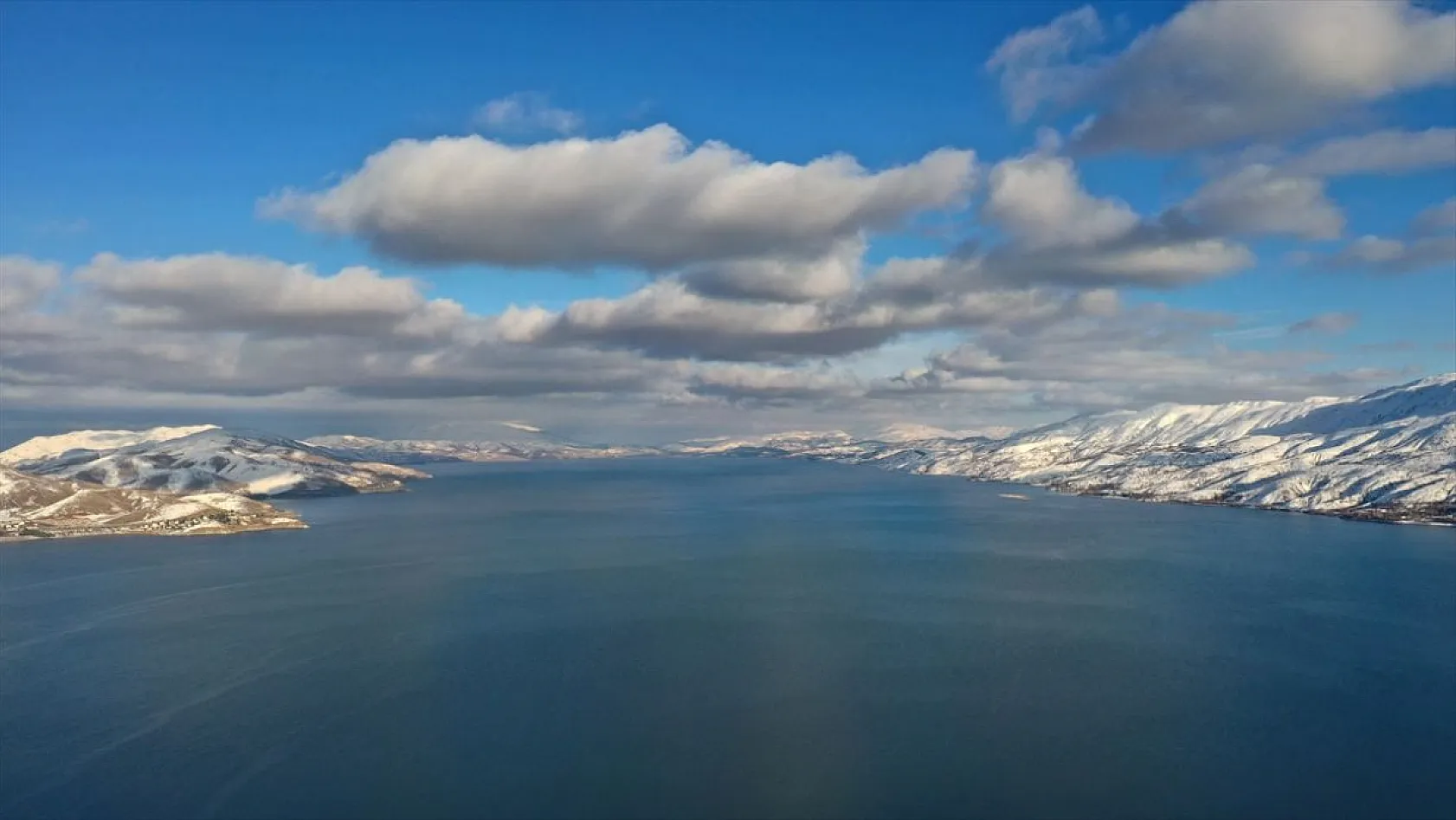 Elazığ'ın gözdesi Hazar Gölü'nde kış güzelliği