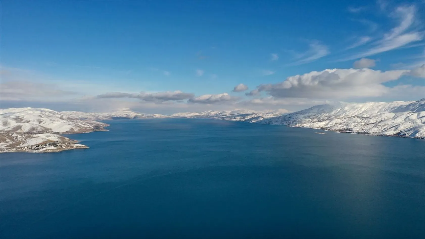 Elazığ'ın gözdesi Hazar Gölü'nde kış güzelliği