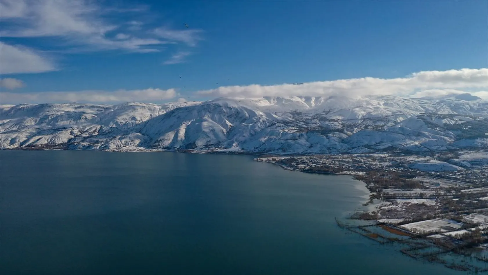 Elazığ'ın gözdesi Hazar Gölü'nde kış güzelliği