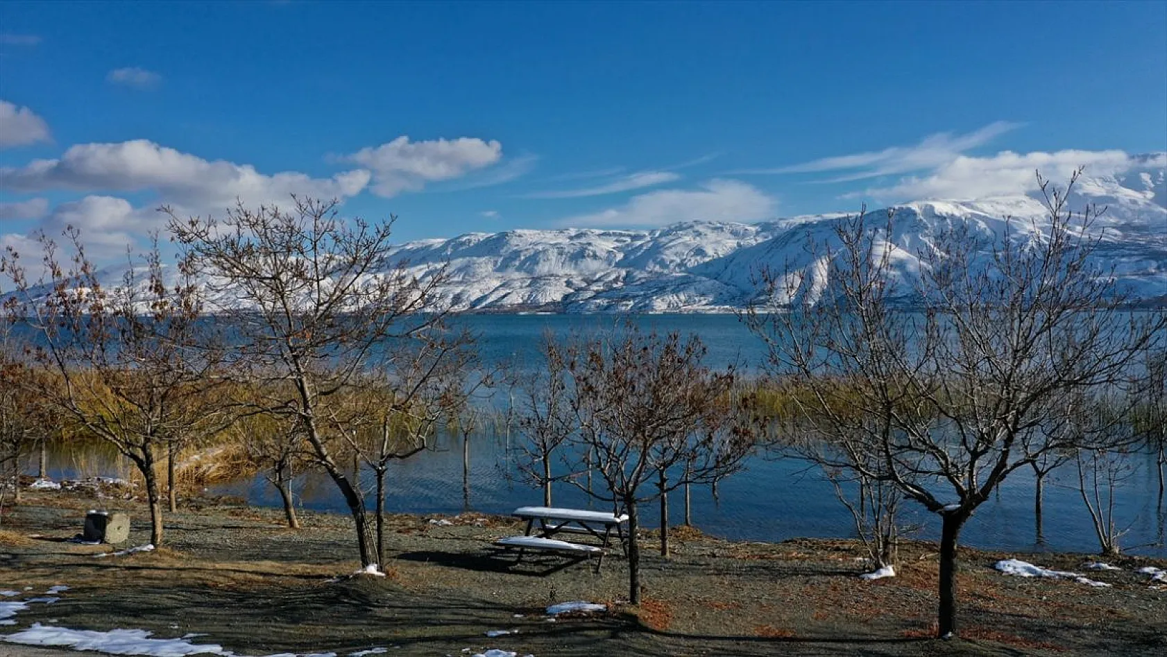 Elazığ'ın gözdesi Hazar Gölü'nde kış güzelliği