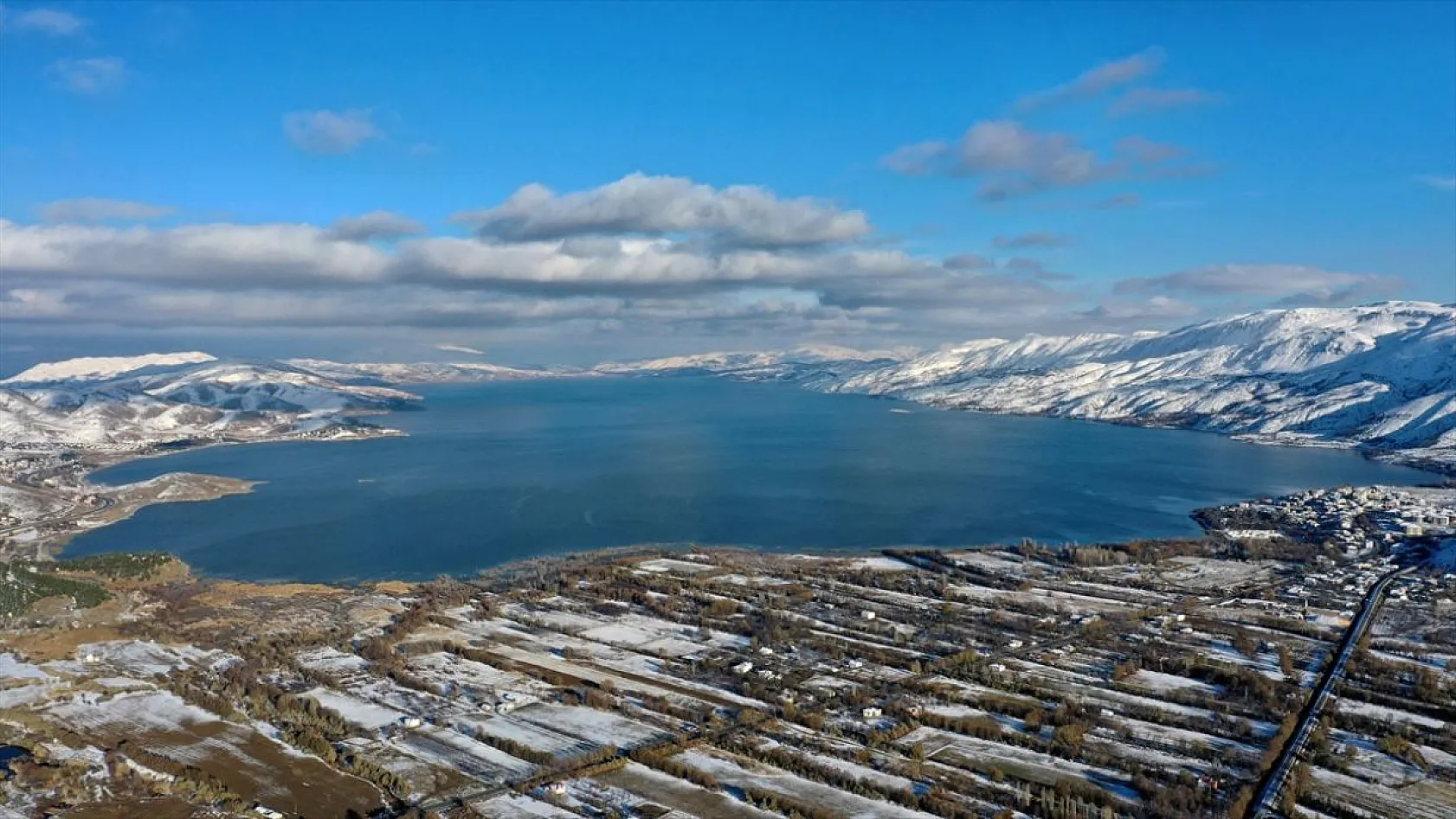 Elazığ'ın gözdesi Hazar Gölü'nde kış güzelliği