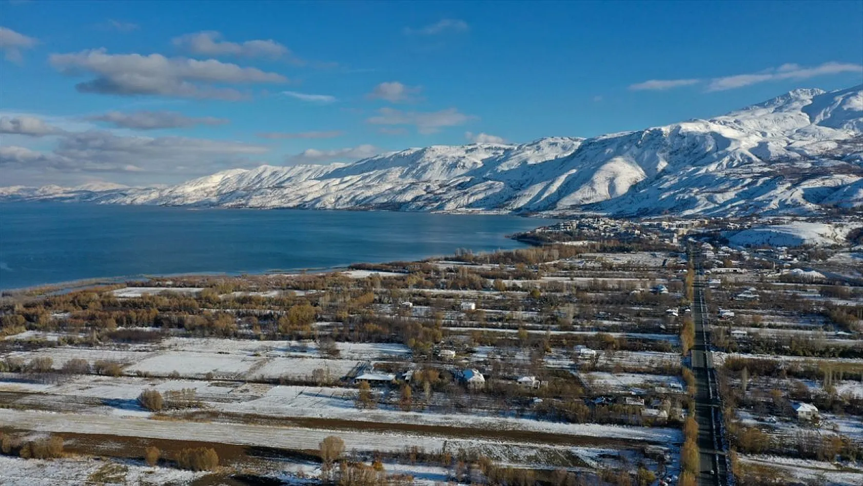 Elazığ'ın gözdesi Hazar Gölü'nde kış güzelliği