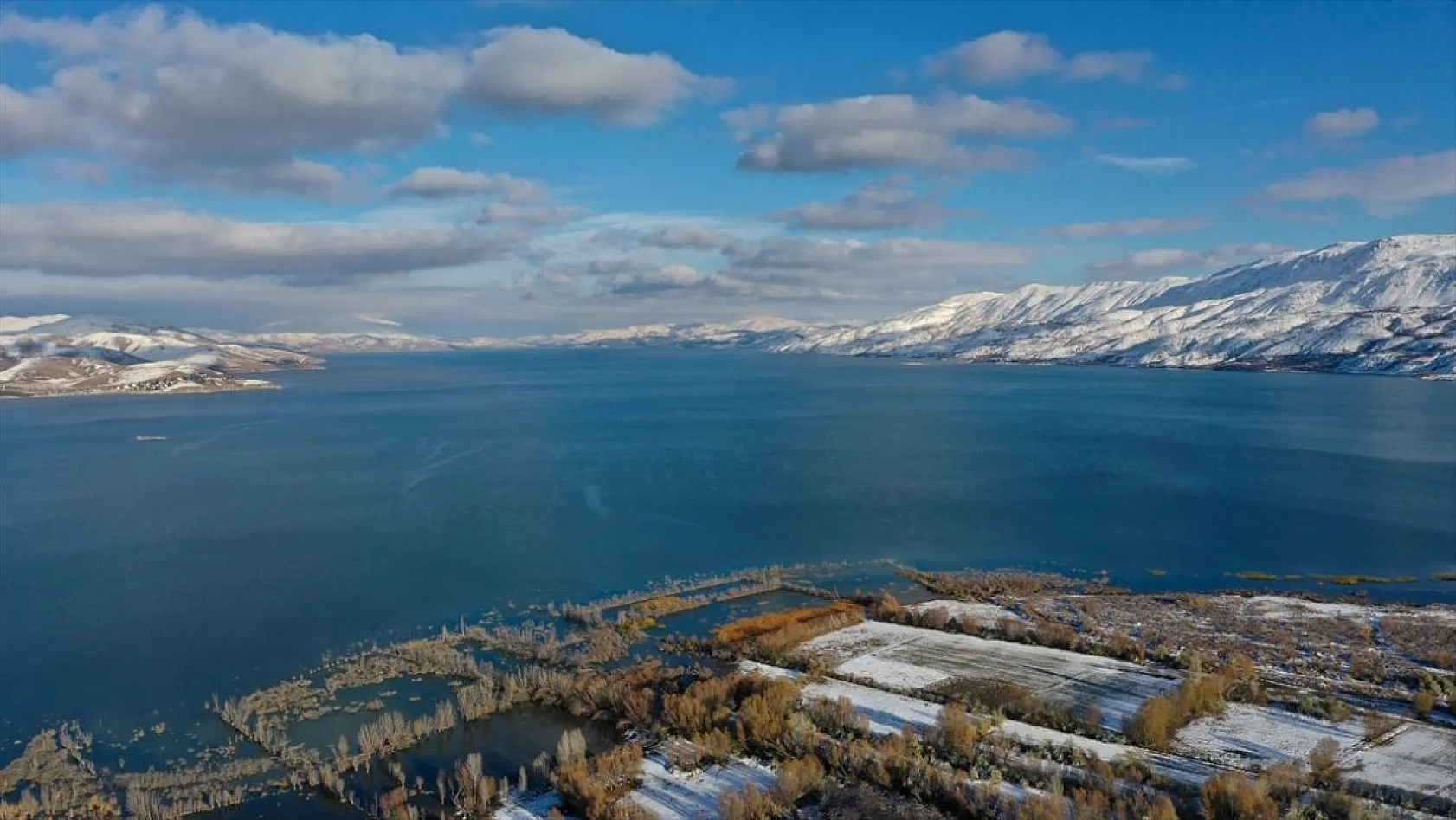 Elazığ'ın gözdesi Hazar Gölü'nde kış güzelliği