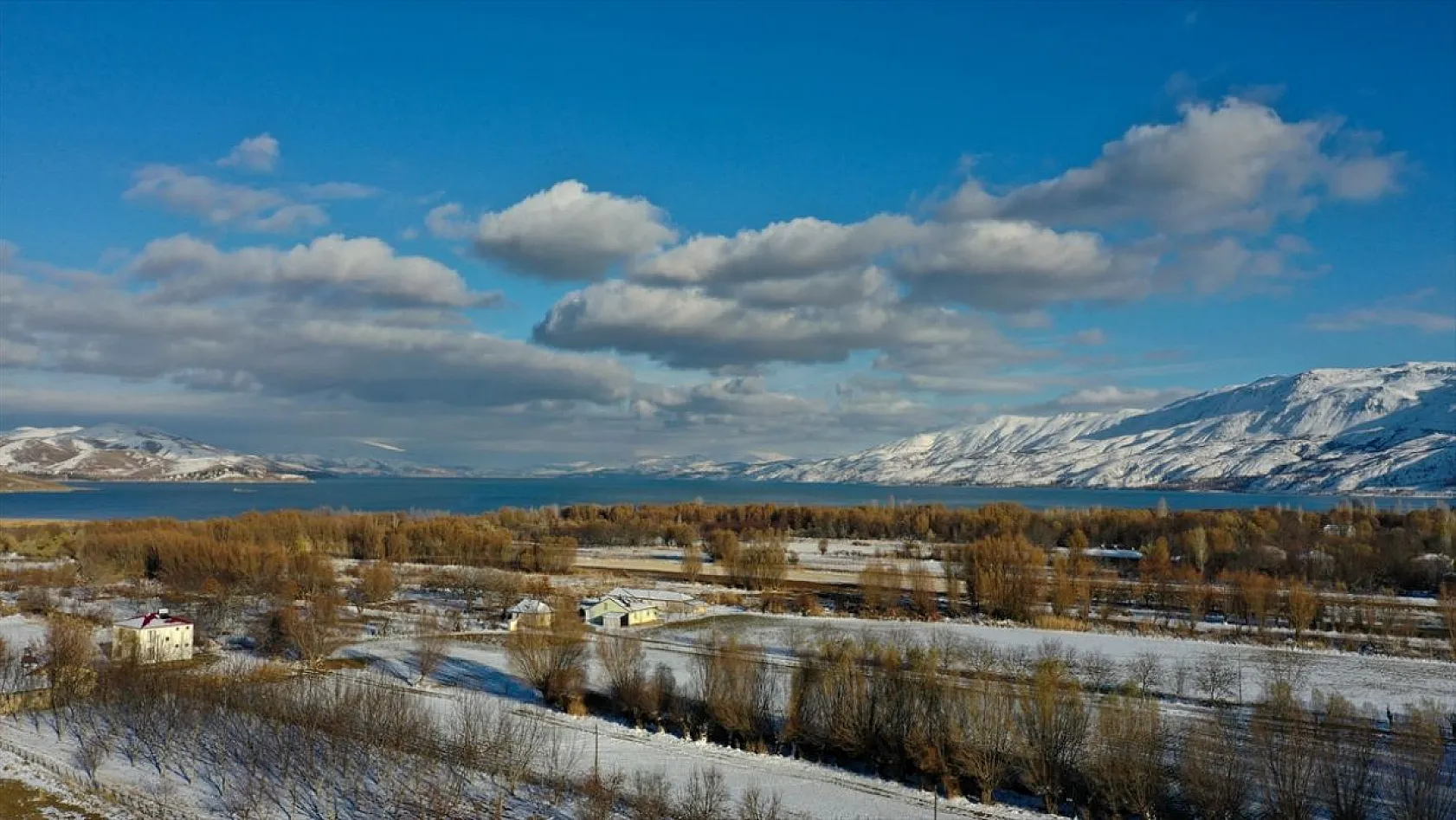 Elazığ'ın gözdesi Hazar Gölü'nde kış güzelliği