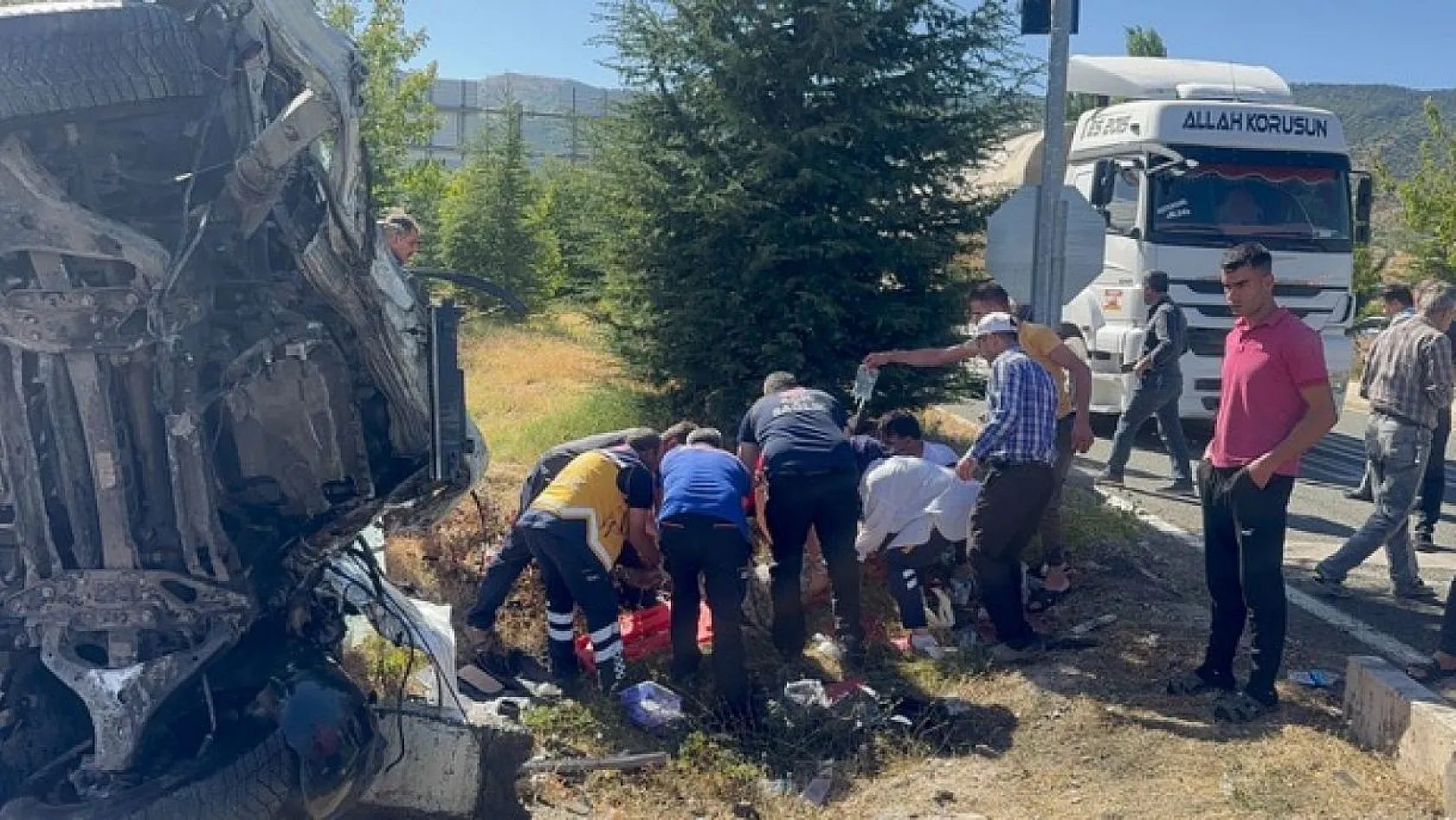 Elazığ'da feci kaza! Çok sayıda yaralı var