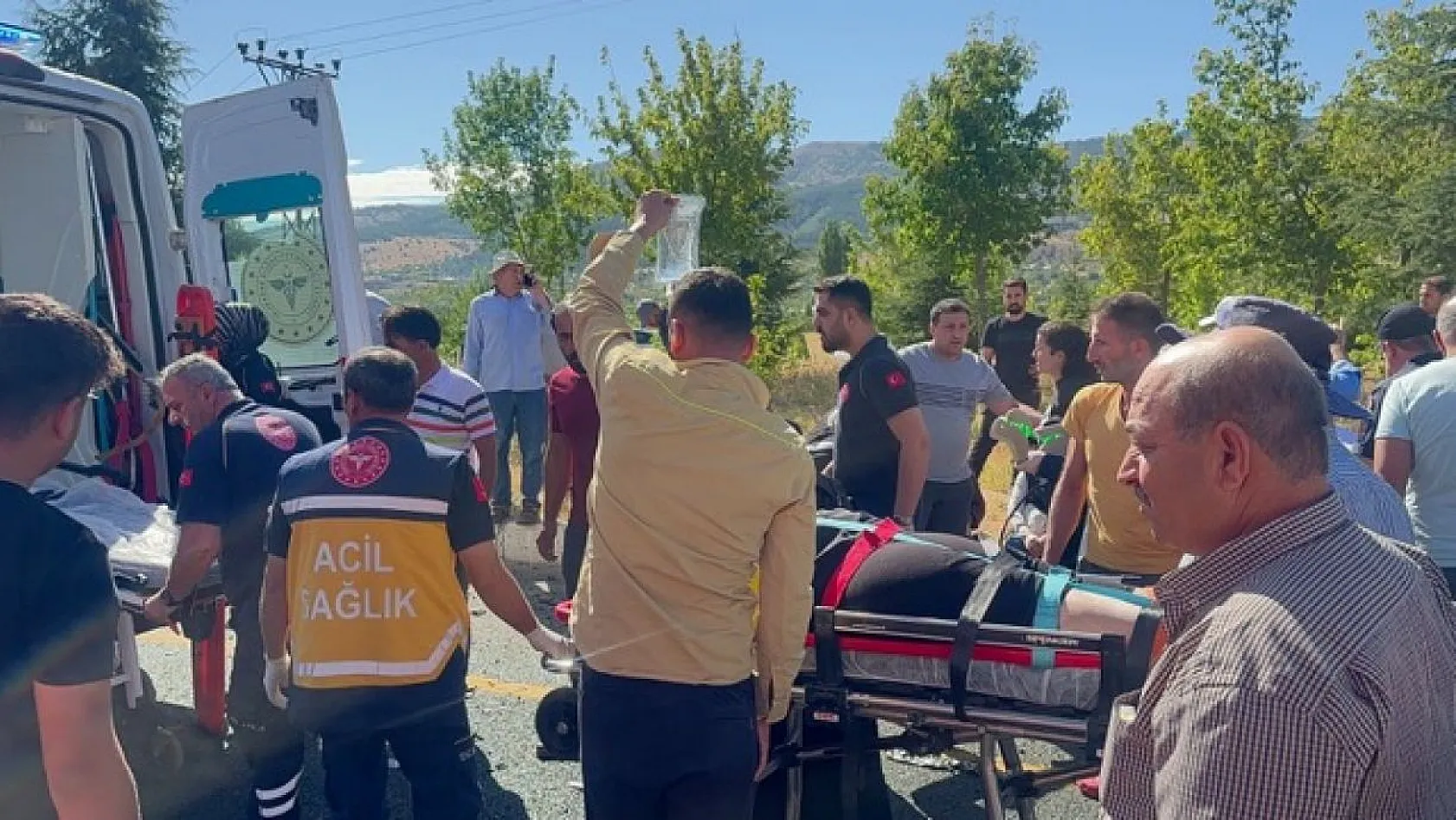 Elazığ'da feci kaza! Çok sayıda yaralı var