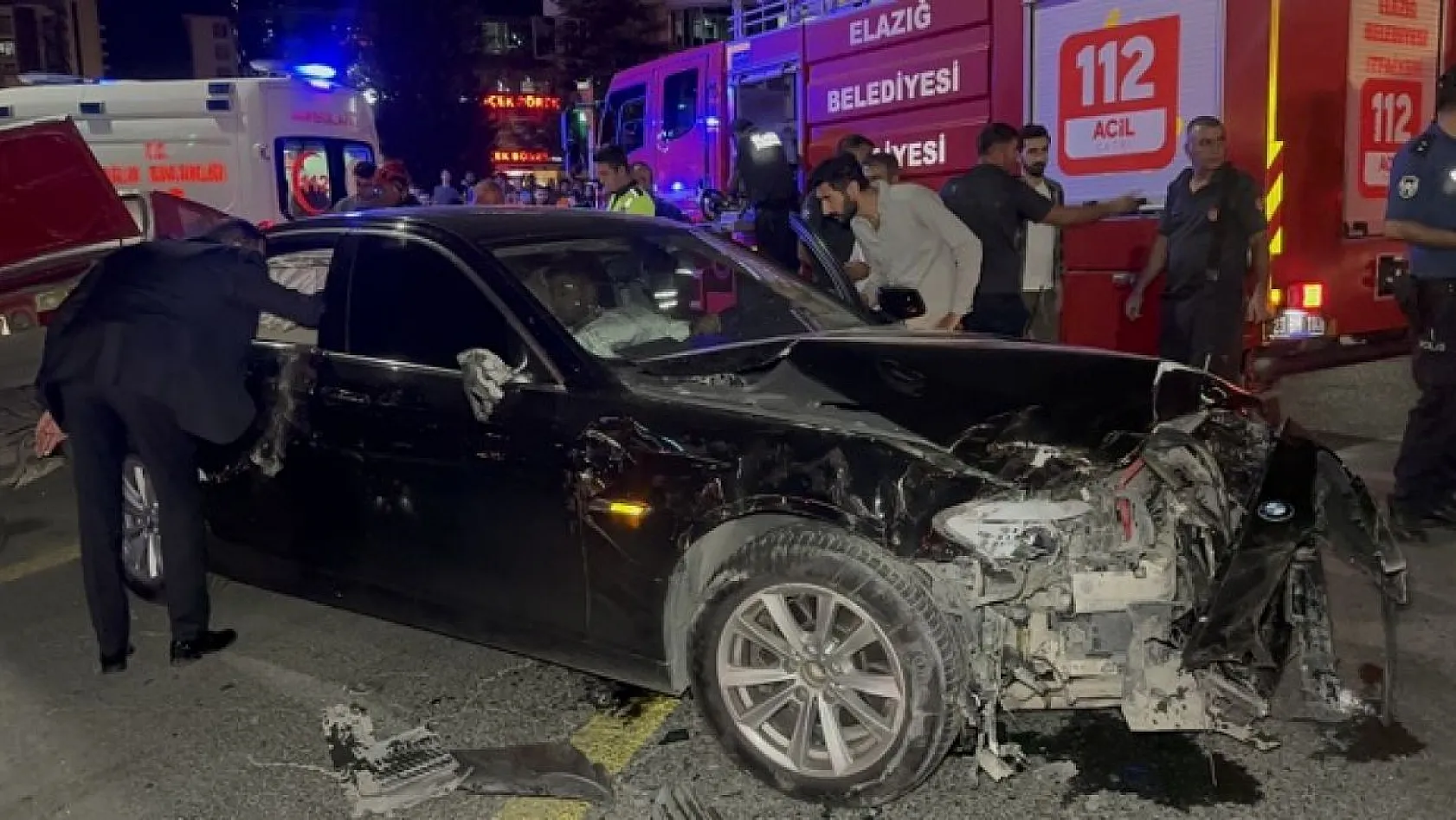 Elazığ'da feci kaza! Yaralılar var