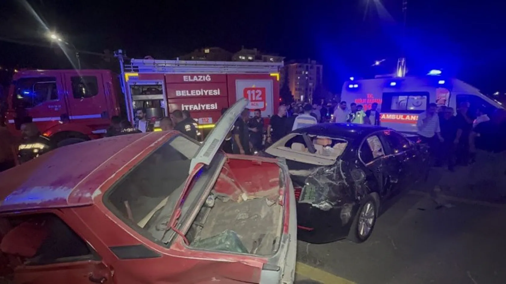 Elazığ'da feci kaza! Yaralılar var