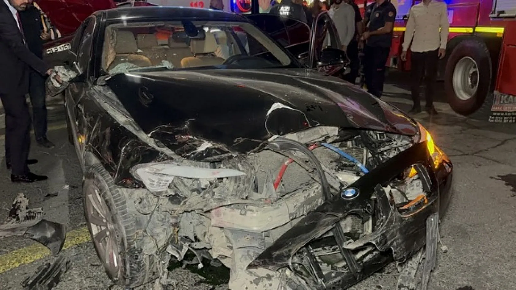 Elazığ'da feci kaza! Yaralılar var