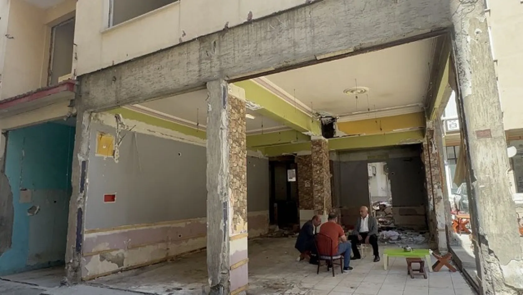 Bu binalar tehlike saçıyor!