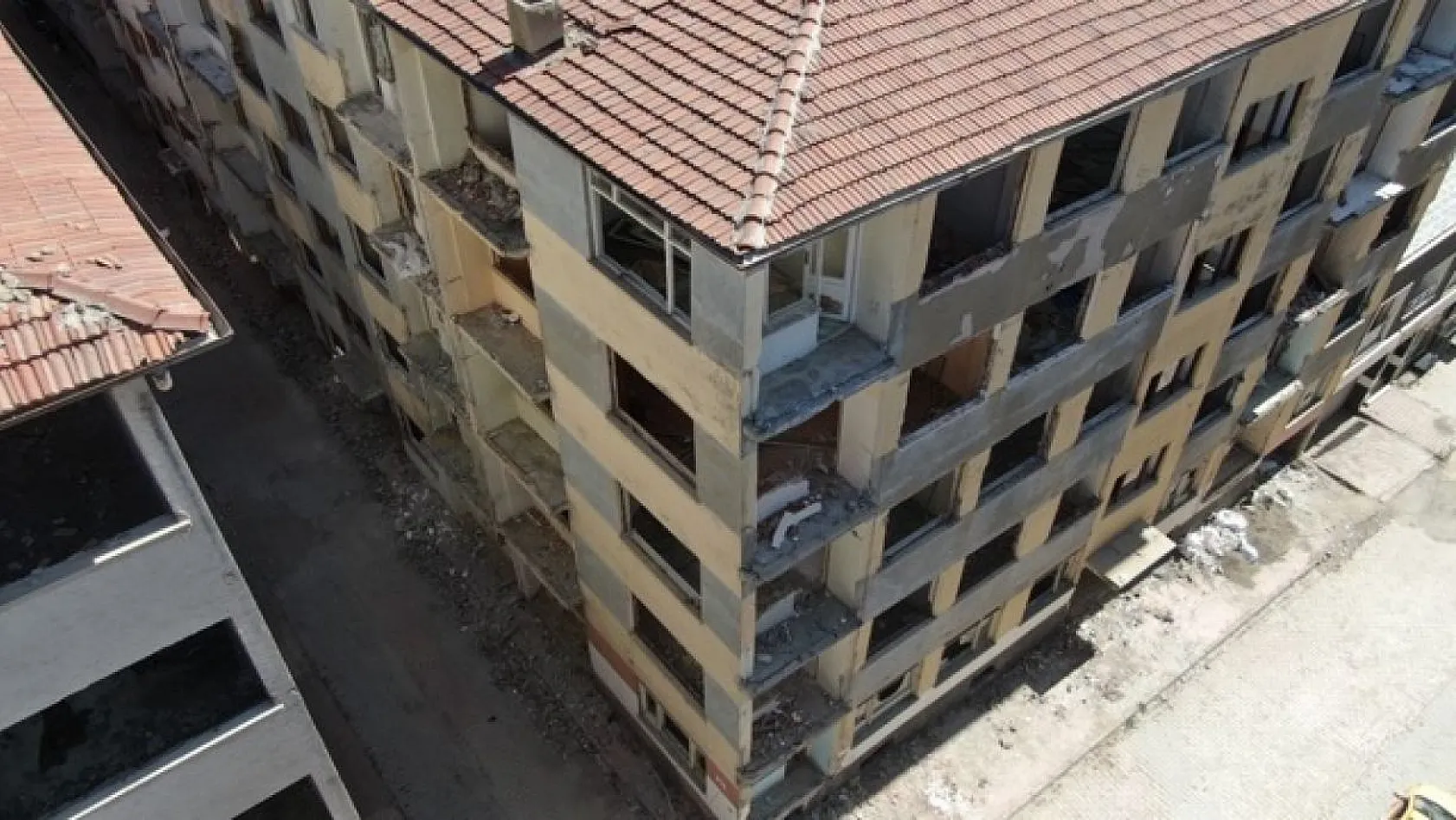 Bu binalar tehlike saçıyor!