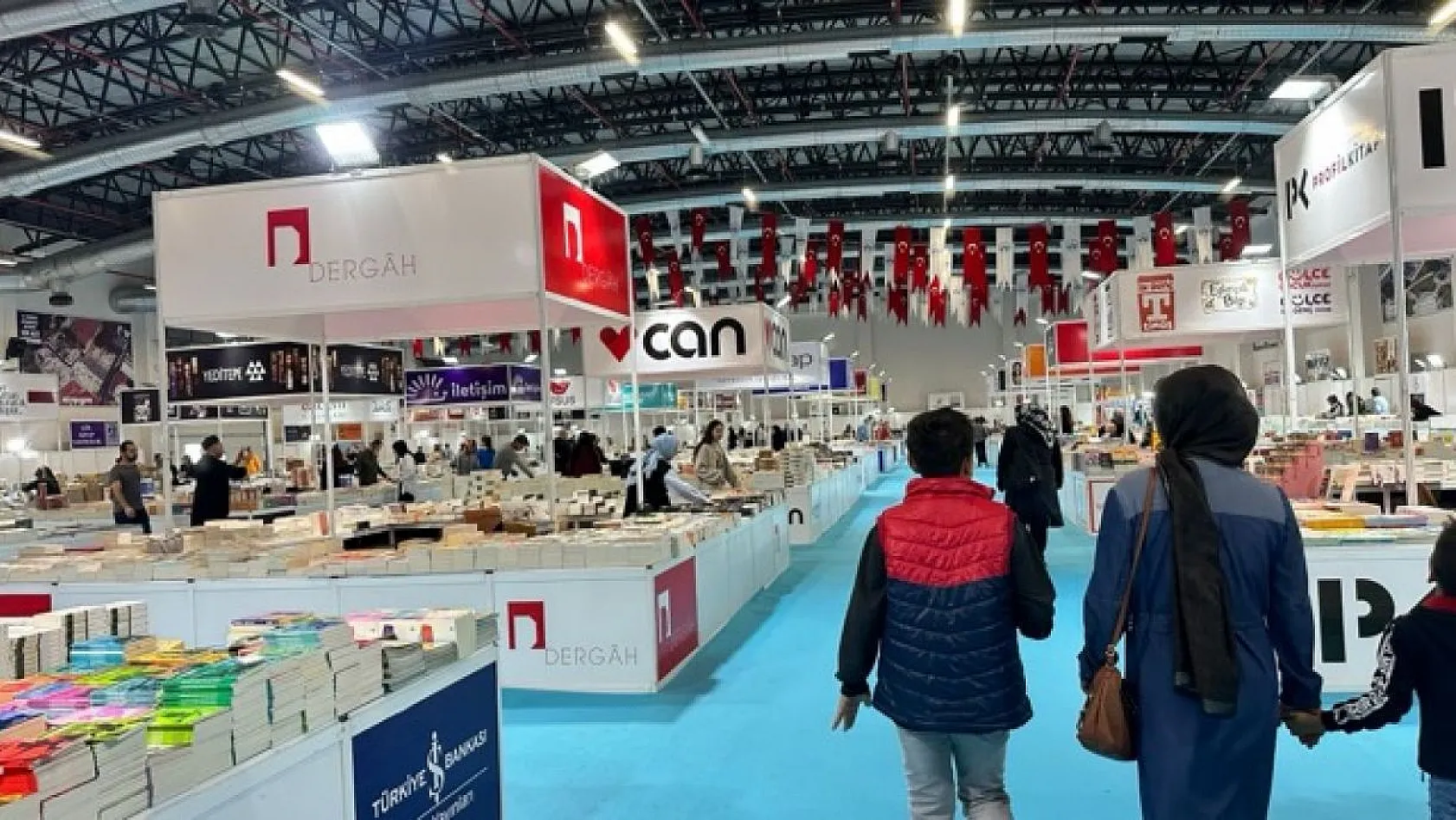 4. Kitap Fuarı kapılarını açtı