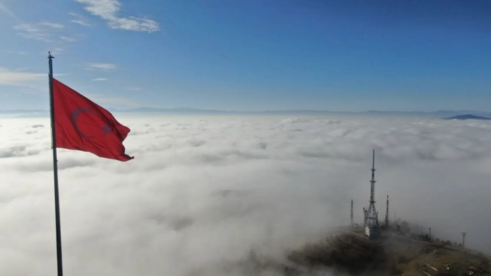 Elazığ'da sisle gelen eşsiz manzara