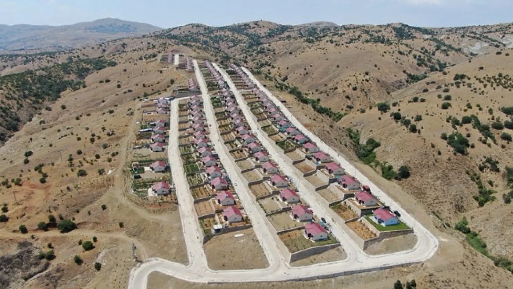 Tatil köyü havasında deprem konutları