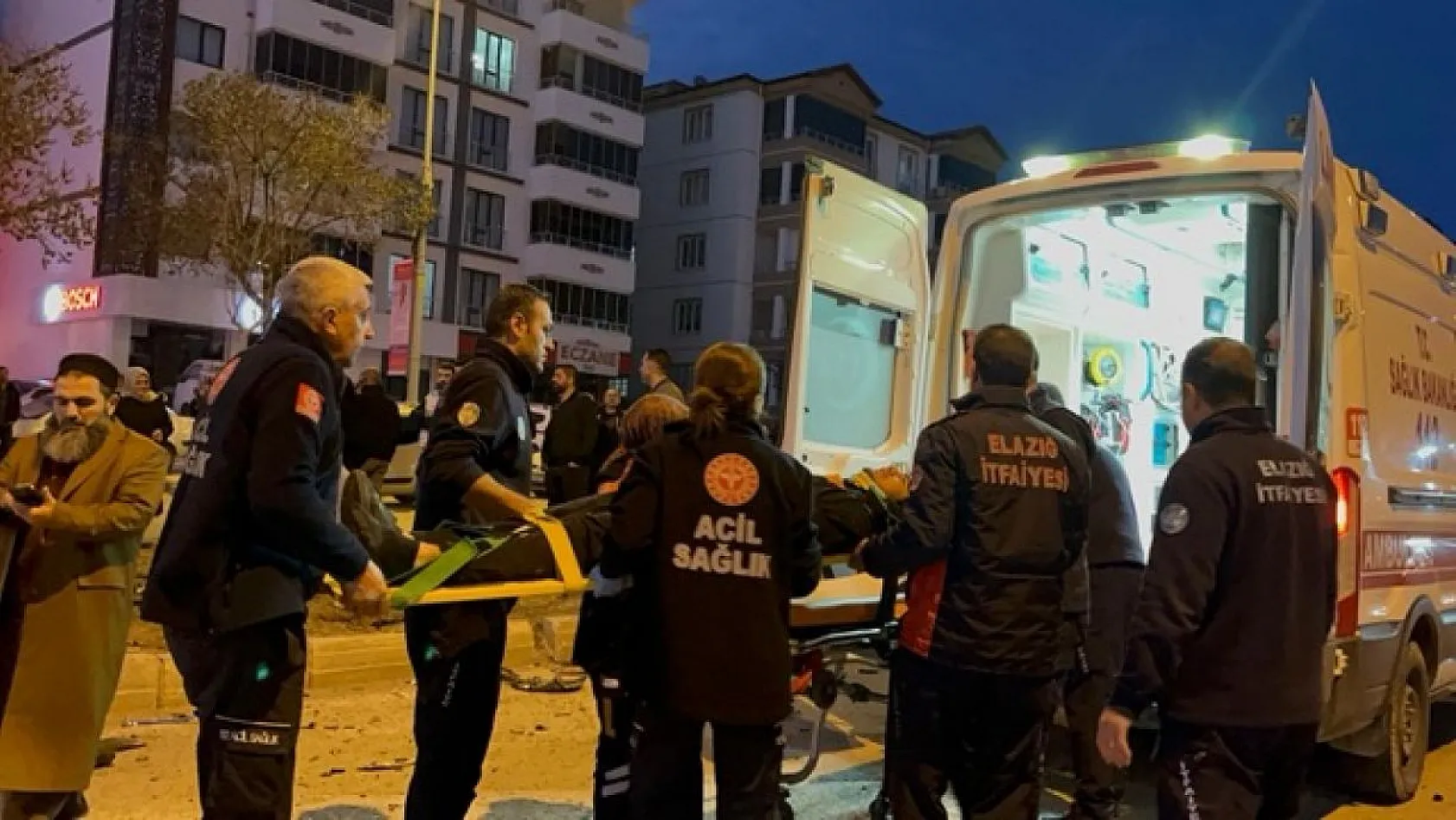 Elazığ'da feci kaza! Yaralılar var...