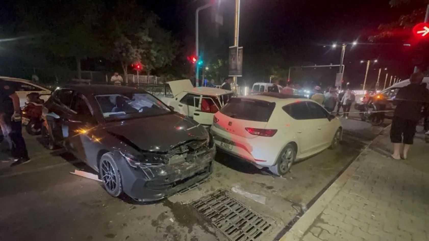 Elazığ'da zincirleme trafik kazası