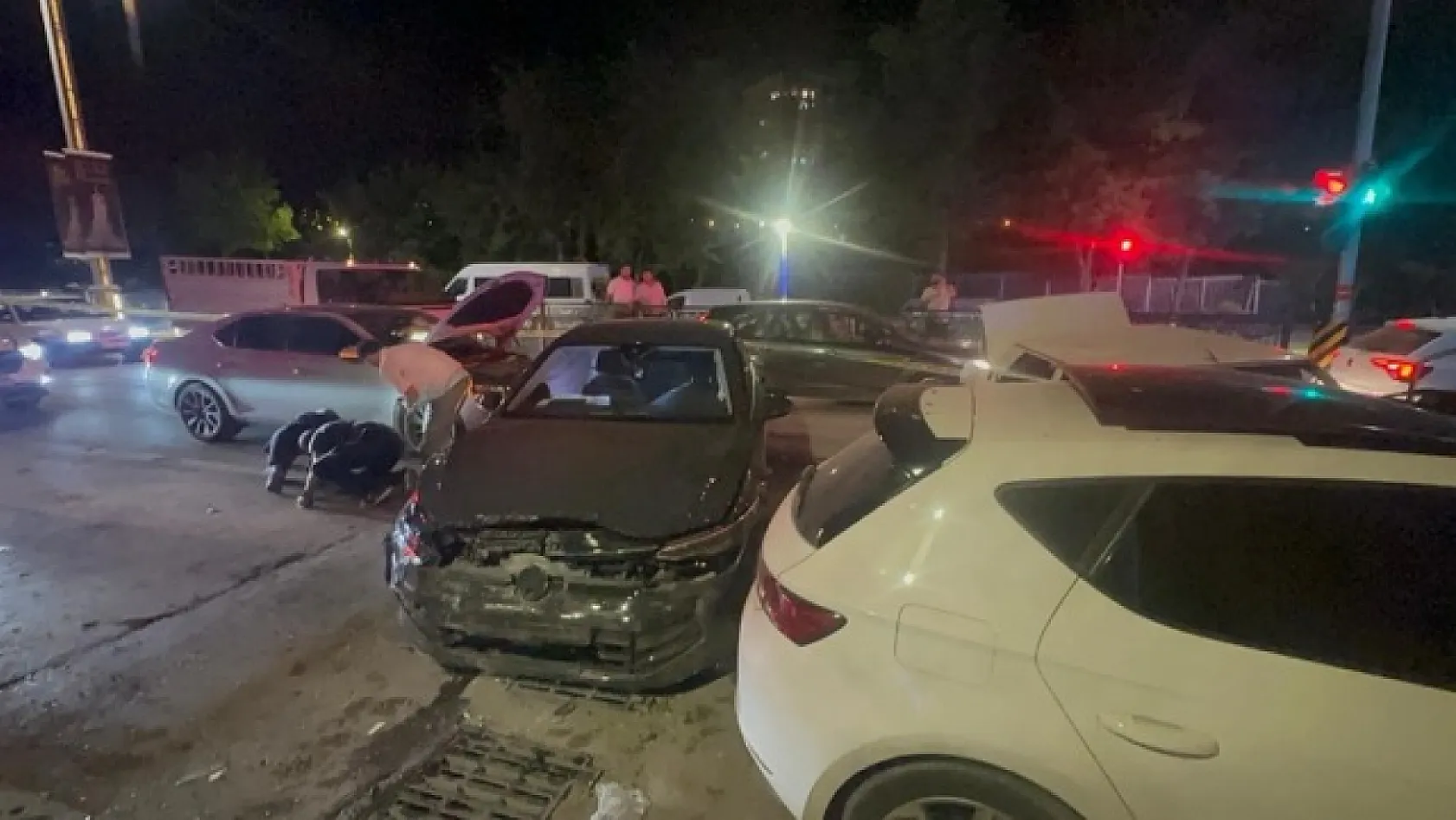 Elazığ'da zincirleme trafik kazası