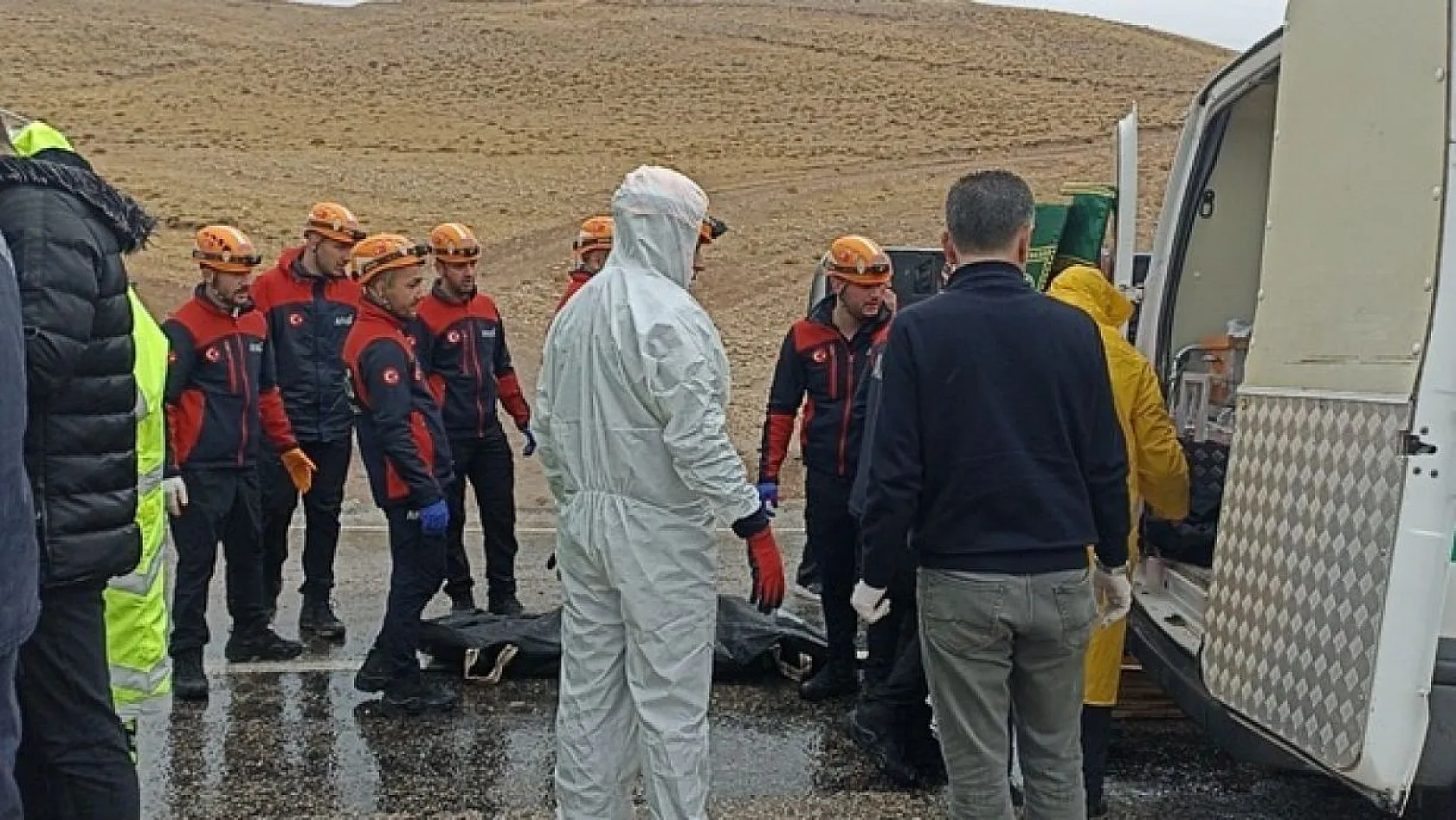Sivas'ta yolcu otobüs devrildi! Çok sayıda ölü ve yaralı var