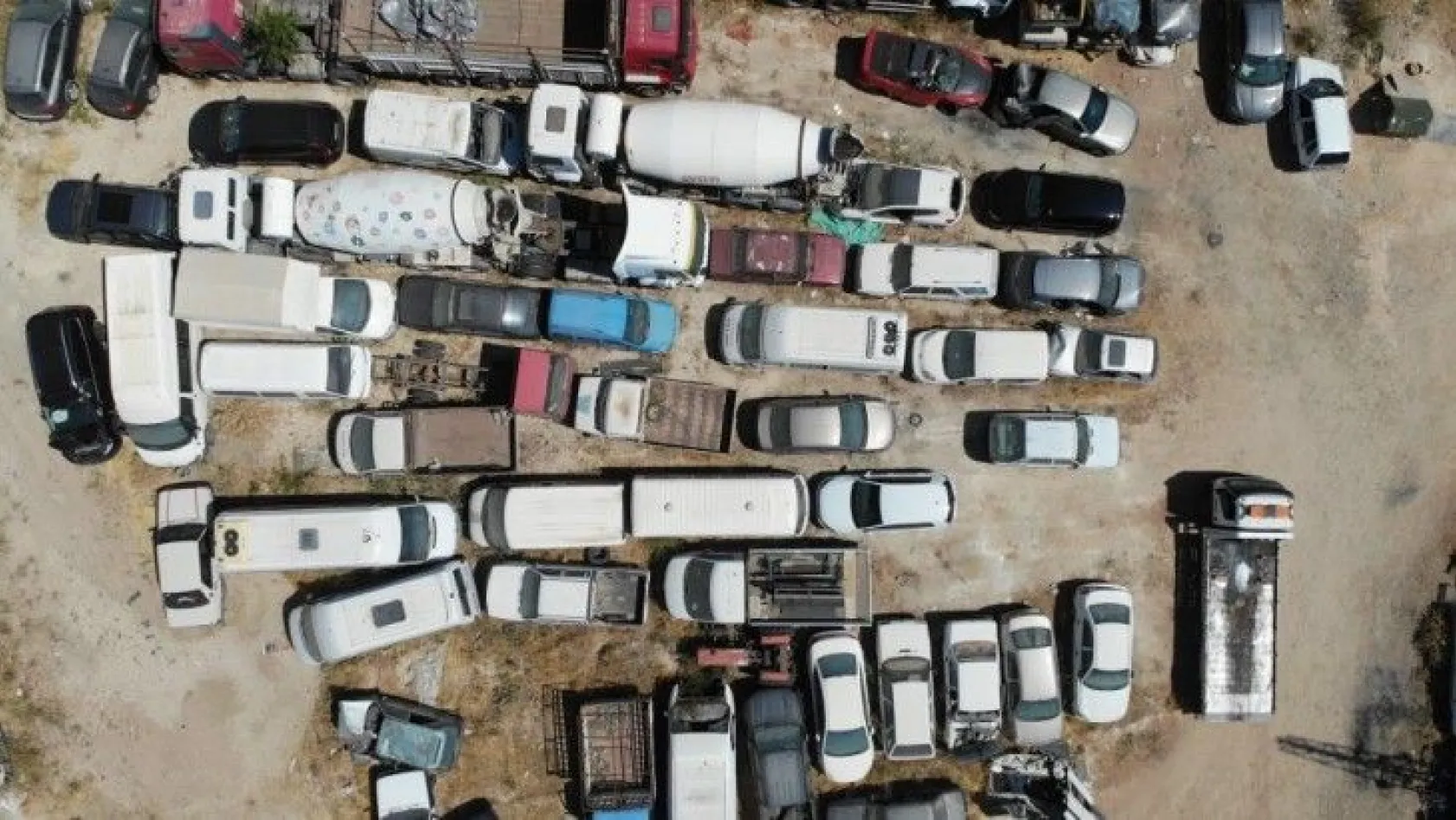 Elazığ'da araç mezarlığı, 60 milyonluk servet çürüyor