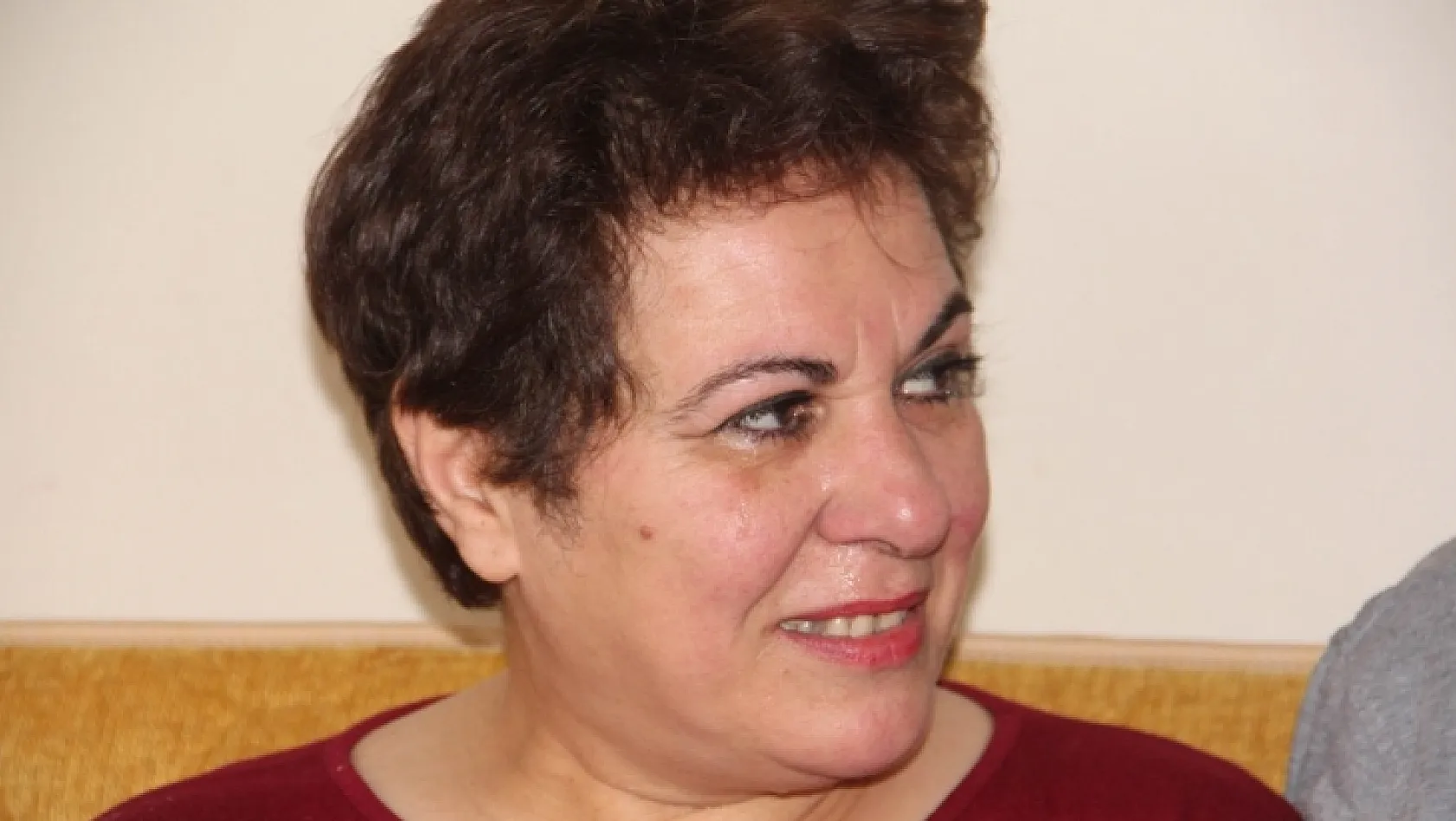 Anne hayatını kızına ve kocasına adadı