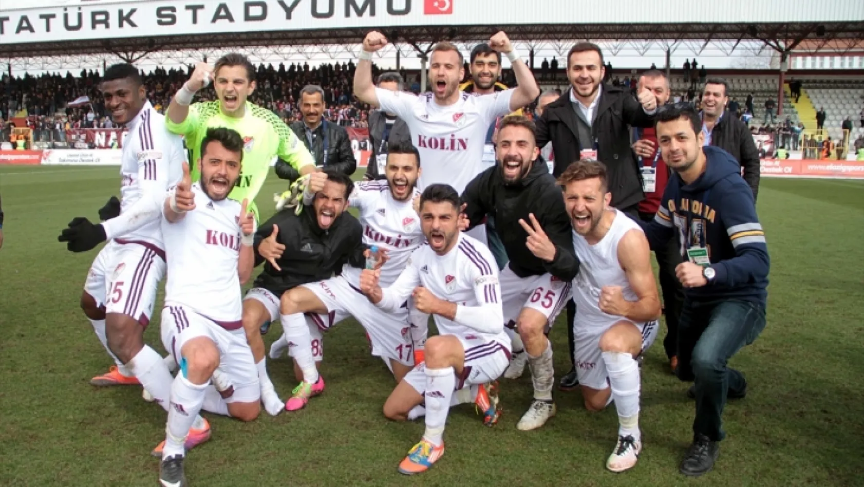 Elazığspor - Adana Demirspor maçından müthiş kareler