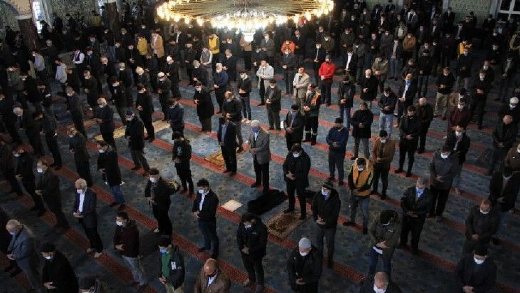 İzzet Paşa Camii'nde duygulu anlar yaşandı