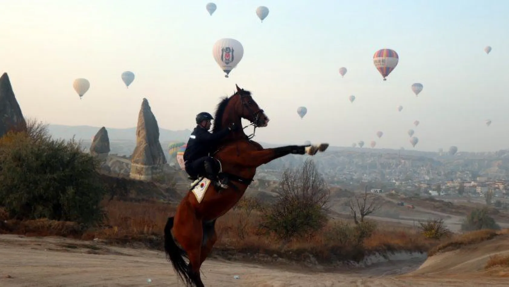 Kapadokya'da balonların görsel şöleni