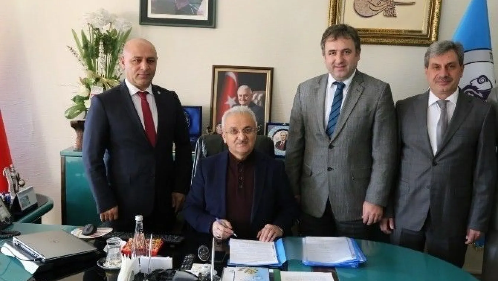 Erzincan Belediyesi 128 işçisiyle toplu sözleşme imzaladı
