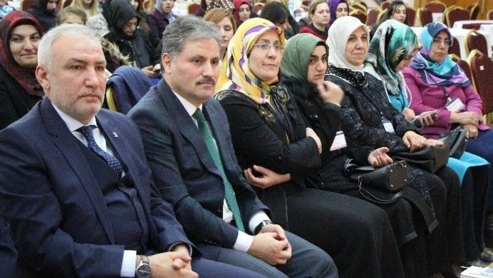 AK Parti Kadın Kolları Bölge Eğitim Toplantısı Malatya'da gerçekleştirildi
