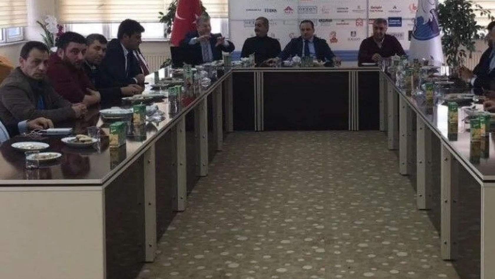 Büyükşehir Belediye Erzurumspor'da yeni görev dağılımı yapıldı
