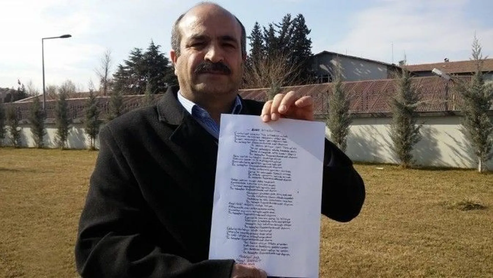 Uzun şiirleri ile tanınan şairden 'evet' kampanyasına destek
