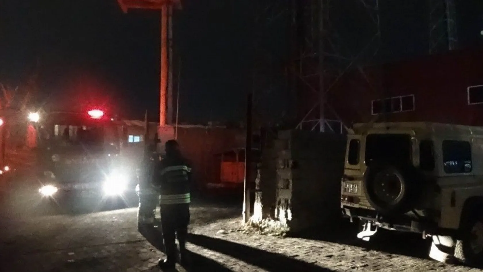 Diyarbakır'da baz istasyonlarına molotoflu saldırı
