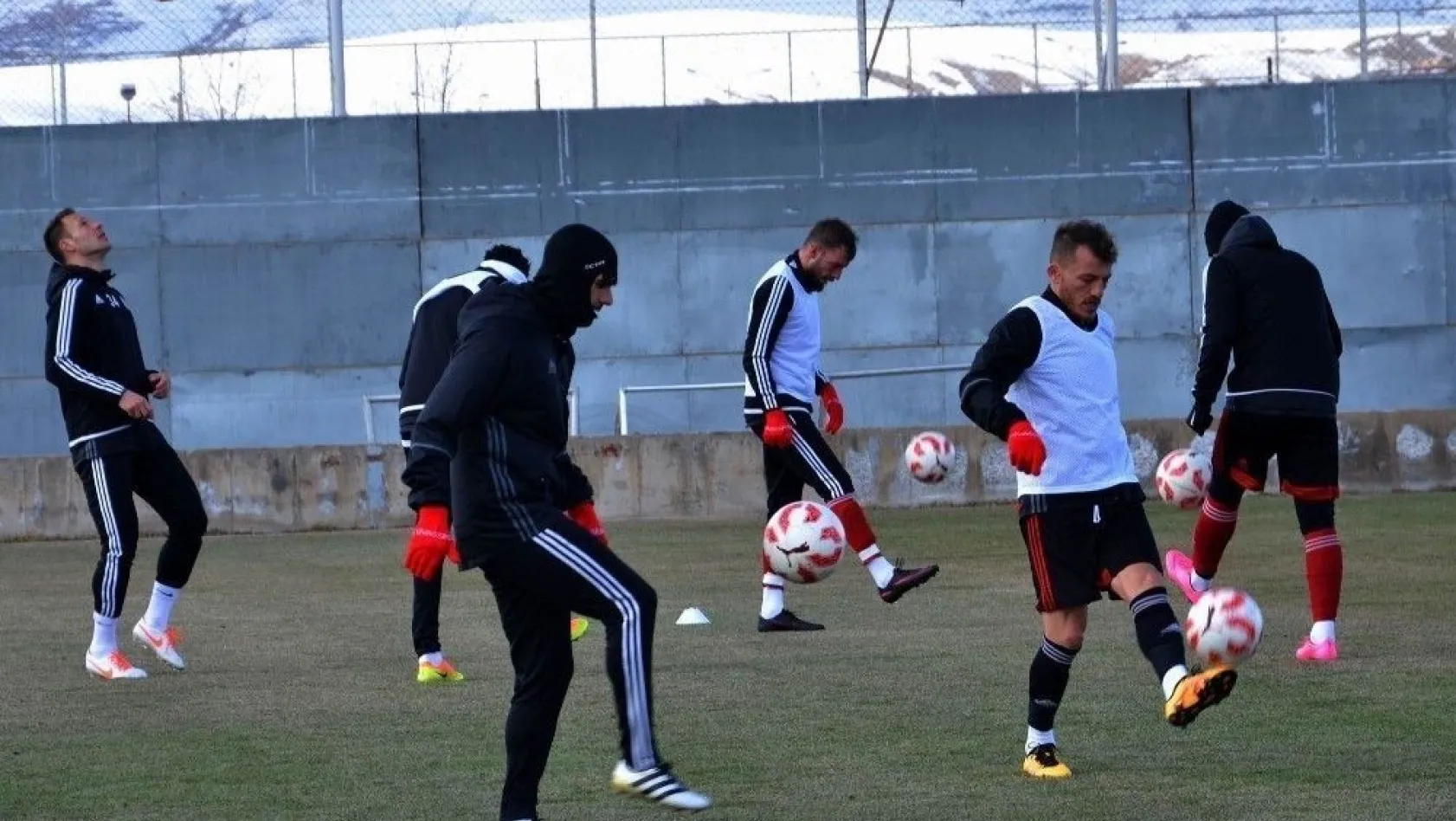Sivasspor, Denizlispor maçı hazırlıklarını sürdürüyor
