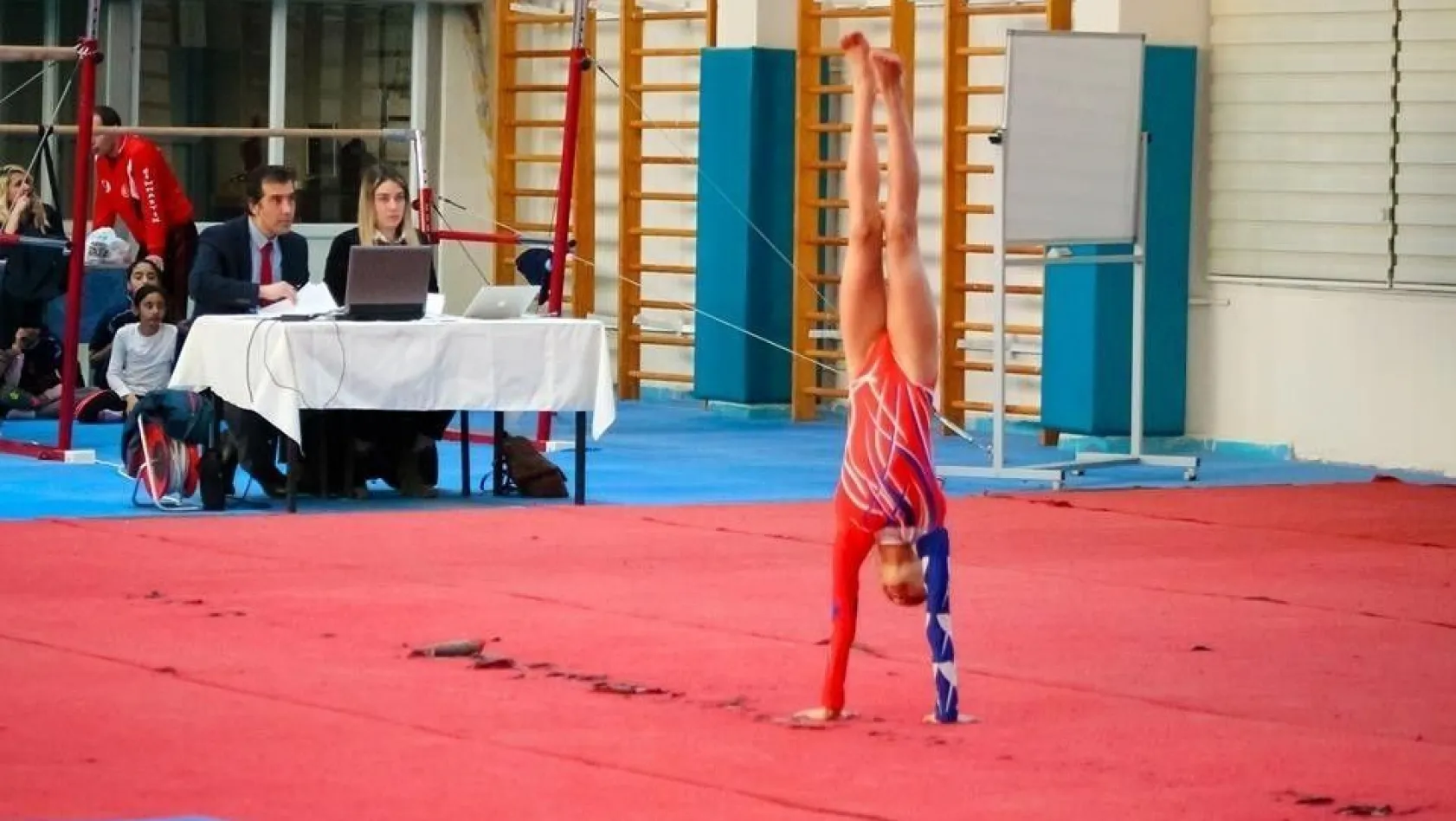 Okullar Arası Kız- Erkek Yıldız Jimnastik Şampiyonası yapıldı
