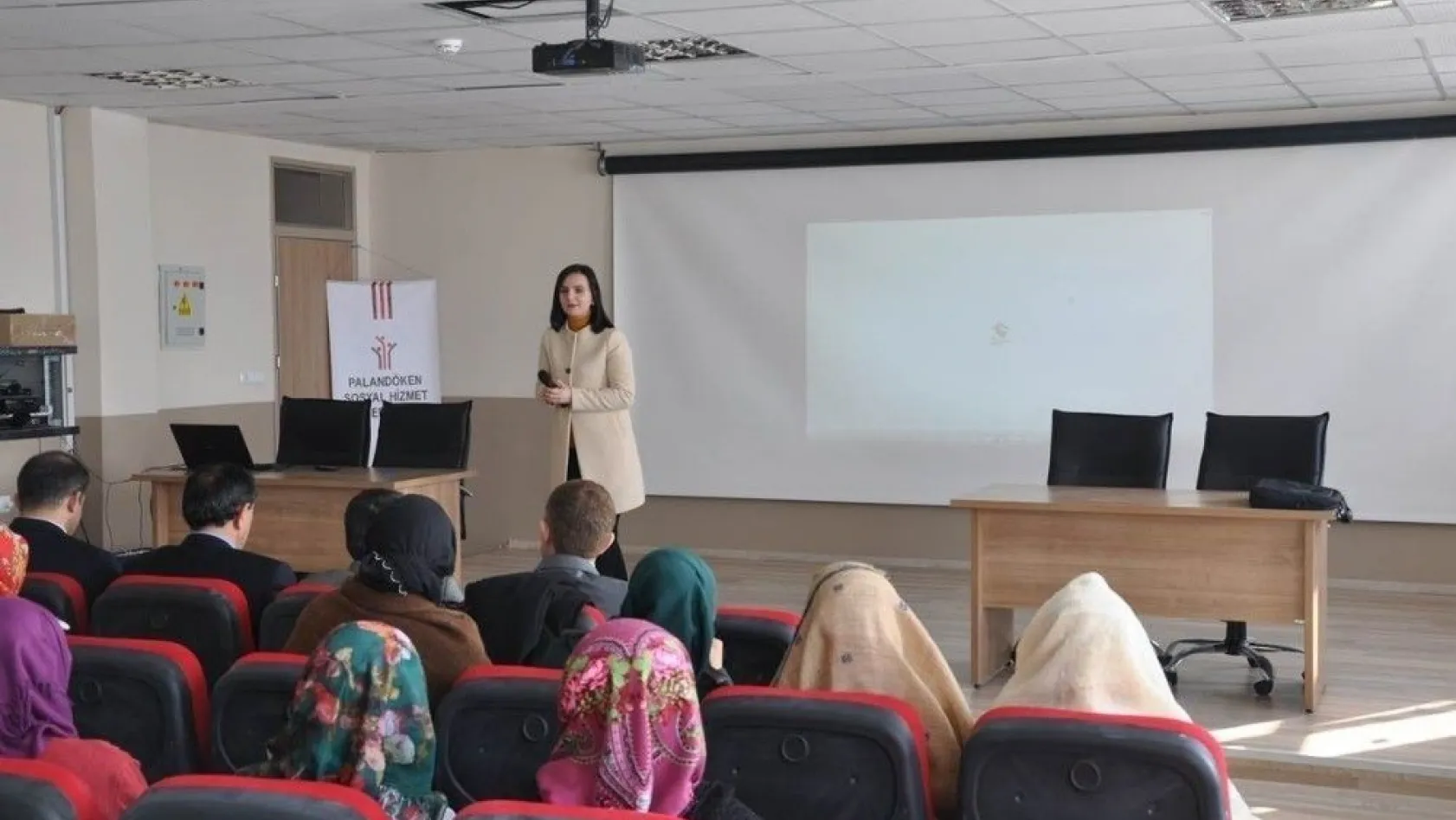 Köprüköy'de 'Aile İçi İletişim' semineri
