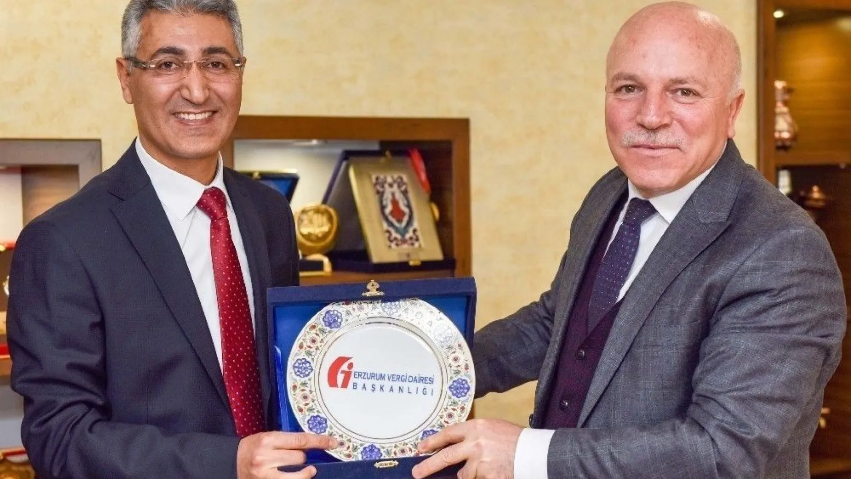 Vergi Dairesi Başkanı Aslan'dan Başkan Sekmen'e Ziyaret
