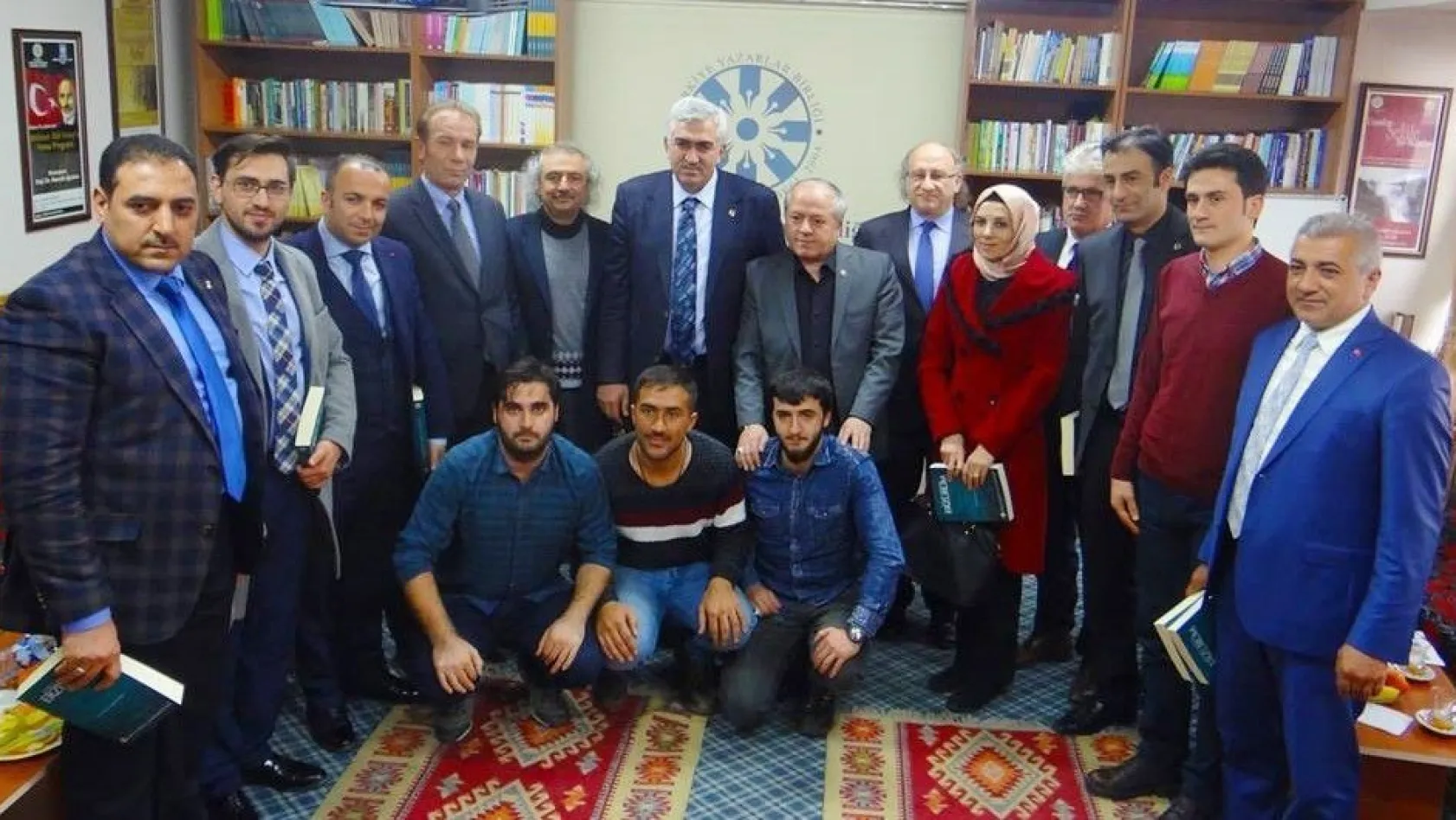 AK Parti İl Başkanı Öz, TYB Erzurum Şubesini ziyaret etti
