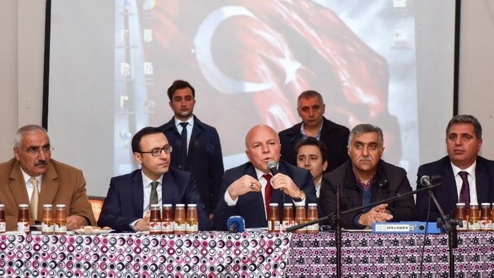 Başkan Sekmen'den Karayazı ve Tekman'a referandum çıkarması
