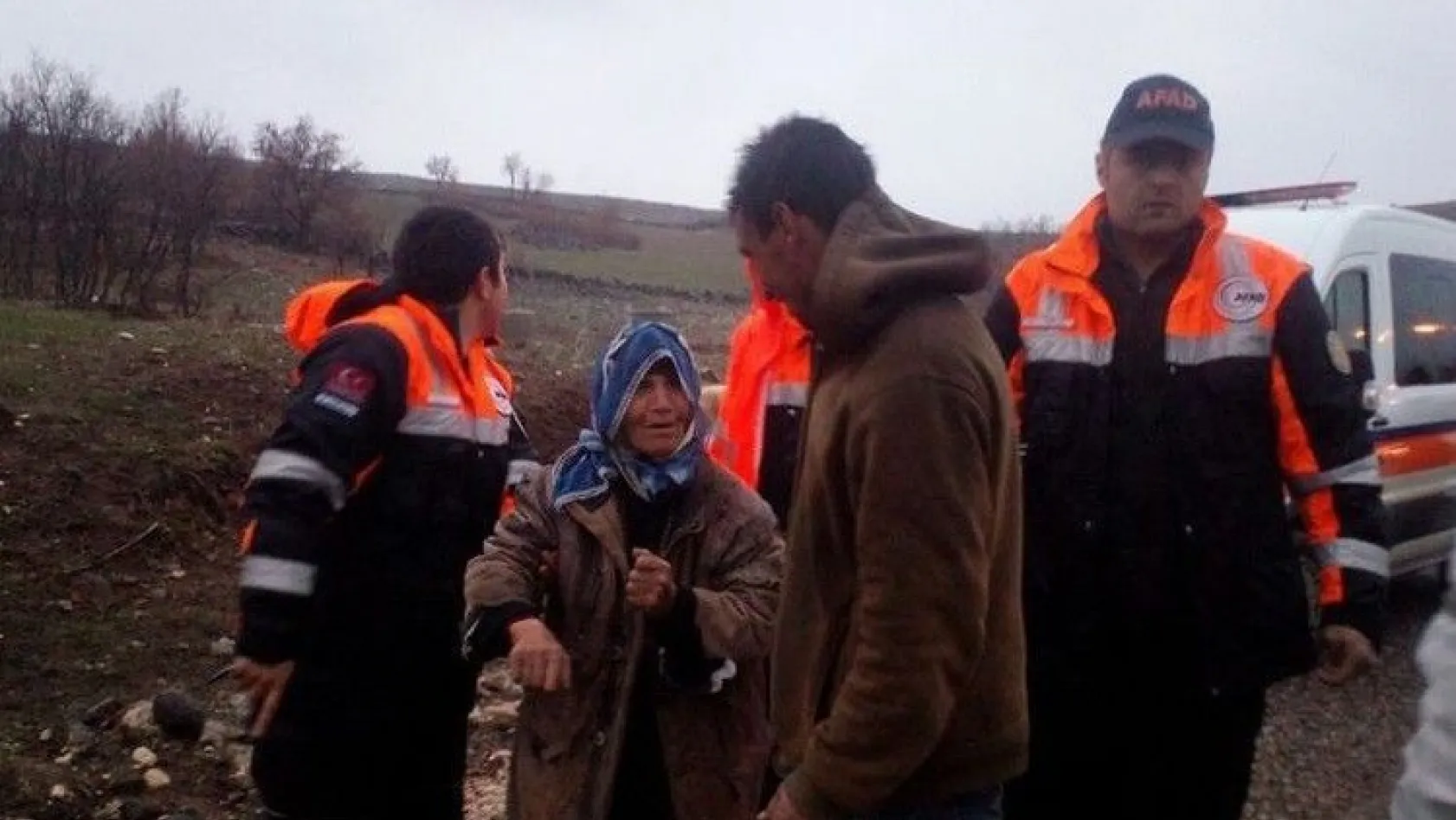Tunceli'de kaybolan yaşlı kadın ile intihara teşebbüs eden şahsı AFAD ekipleri kurtardı
