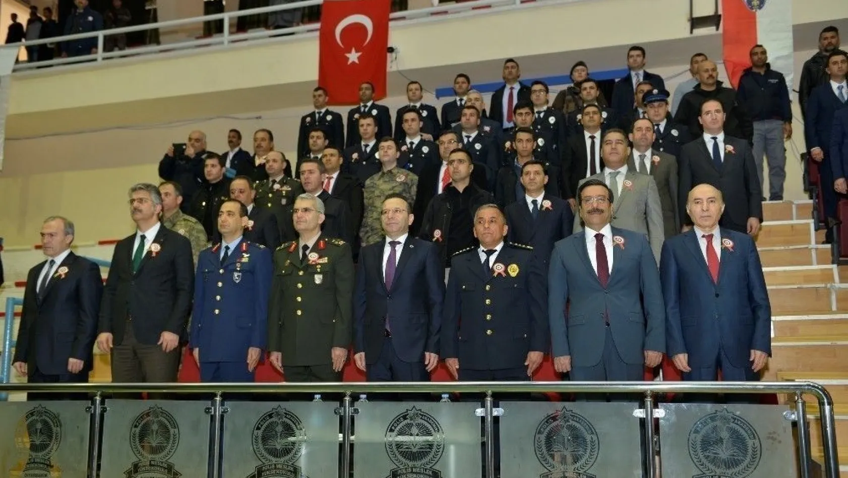 Diyarbakır'da 845 polis adayı mezun oldu
