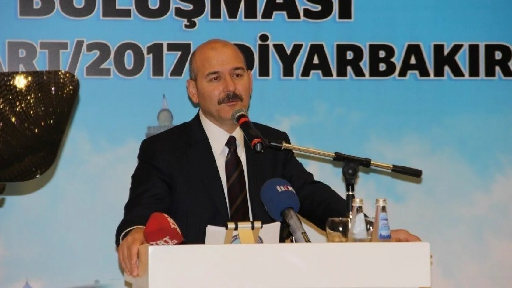 Bakan Soylu Diyarbakır'da STK ve kanaat önderleri ile bir araya geldi

