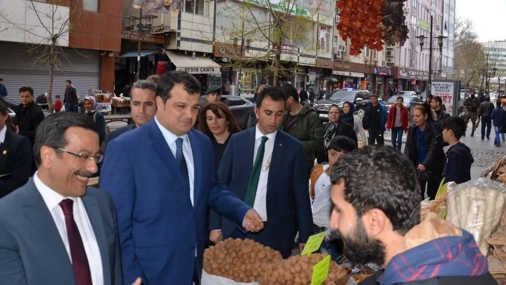 Başkan Atilla ve Özkan Sur esnafının sorunlarını dinledi

