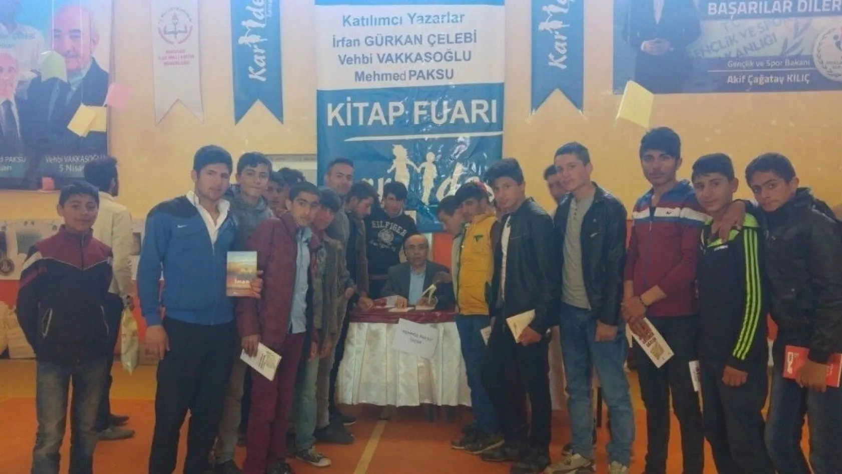 Karayazı'da 'Kardeş Kitap Fuarı' açıldı

