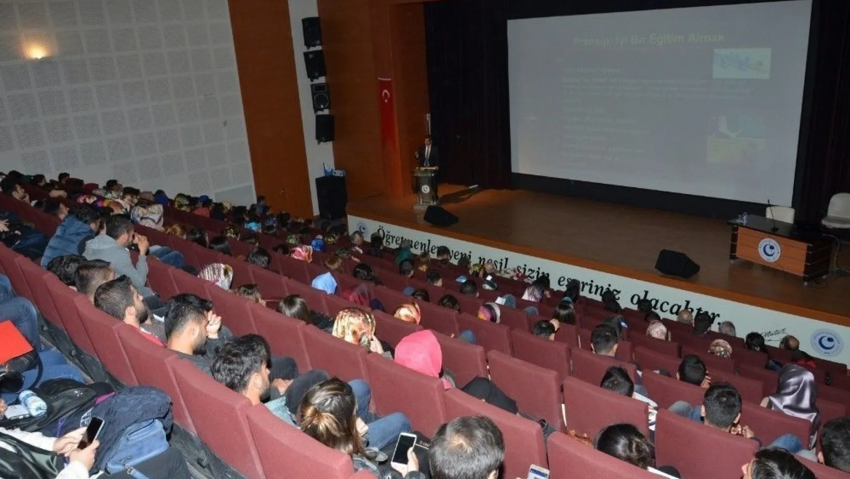 Adıyaman Üniversitesinde 'Bilimde Başarının Sırlar'' konferansı düzenlendi
