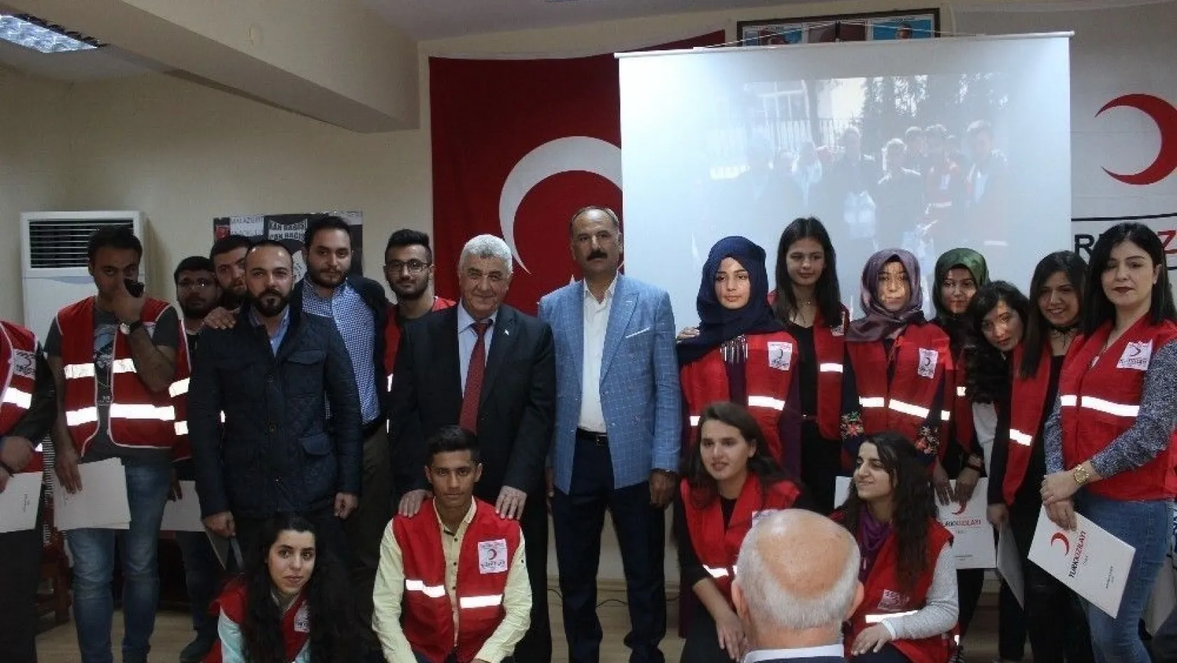 Türk Kızılayı gönüllülerine teşekkür belgesi verildi
