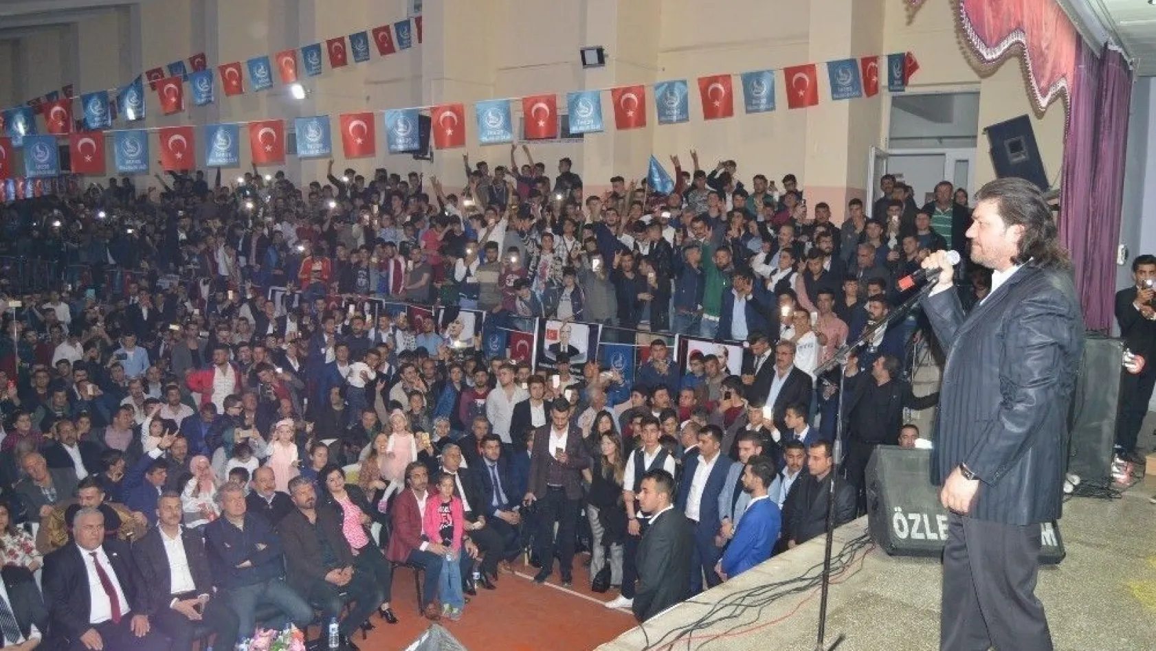 Besni Ülkü Ocaklarından Ahmet Şafak konseri
