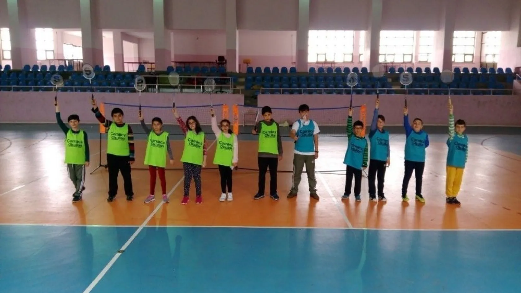 Çamlıca Okullarında öğrencilerin Badminton keyfi
