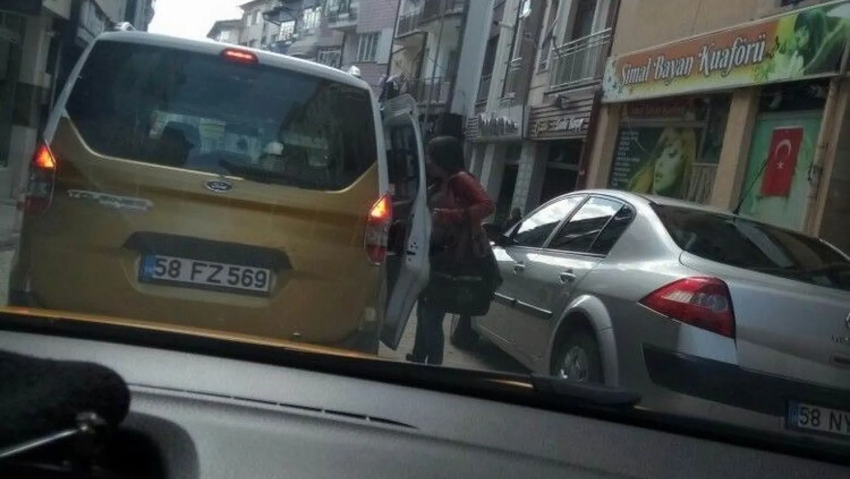Sivas'ta korsan taksiye 5 bin 278 lira para cezası kesildi
