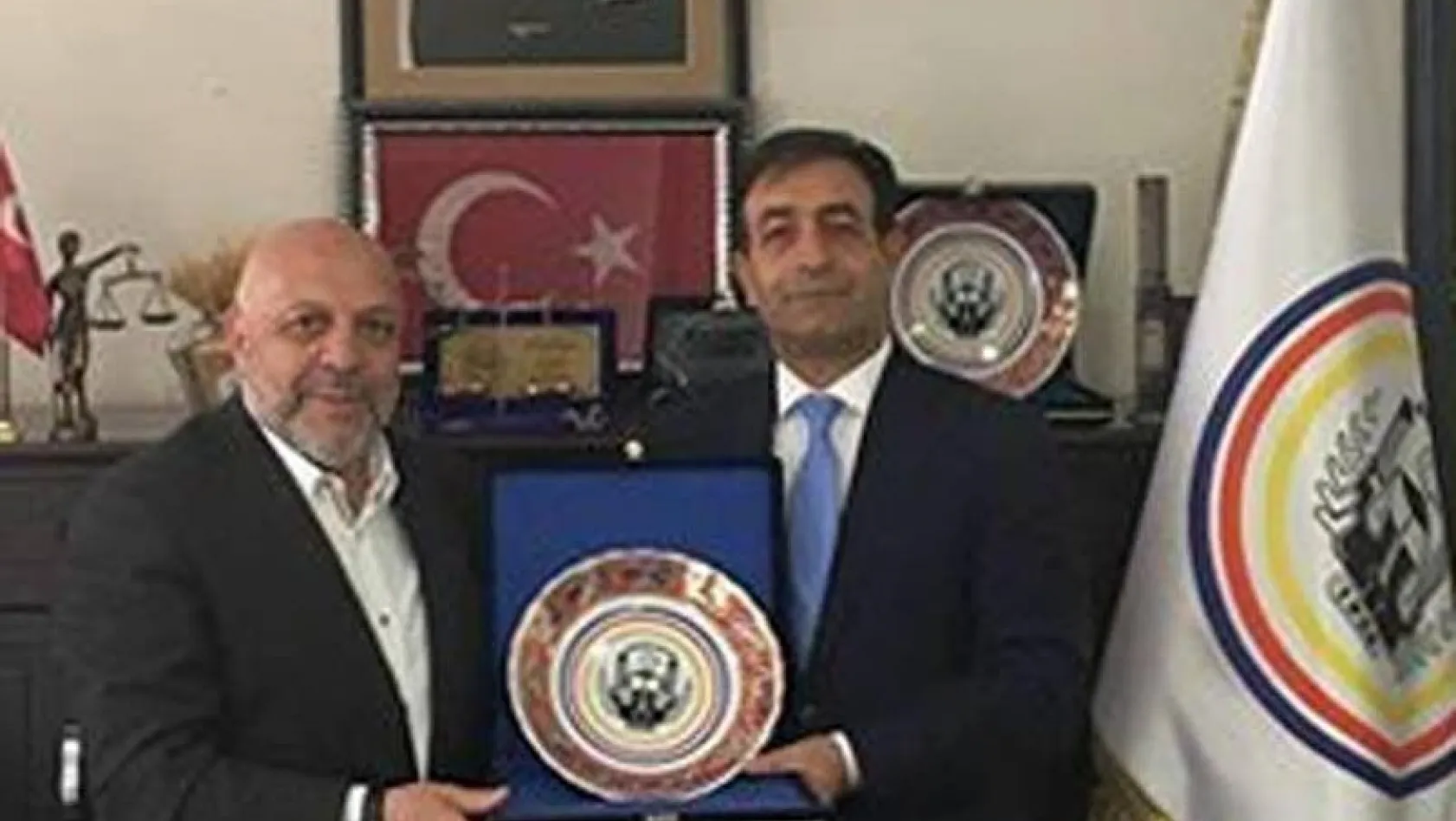 Hak-İş Genel Başkanı Arslan'dan Göğebakan'a ziyaret
