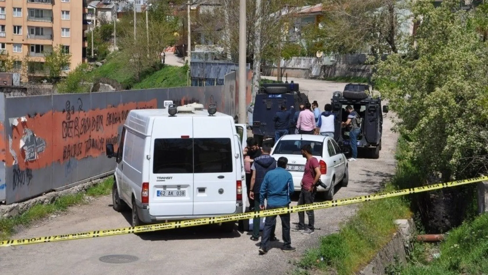 Tunceli'de klozet altına tuzaklanmış patlayıcı bulundu
